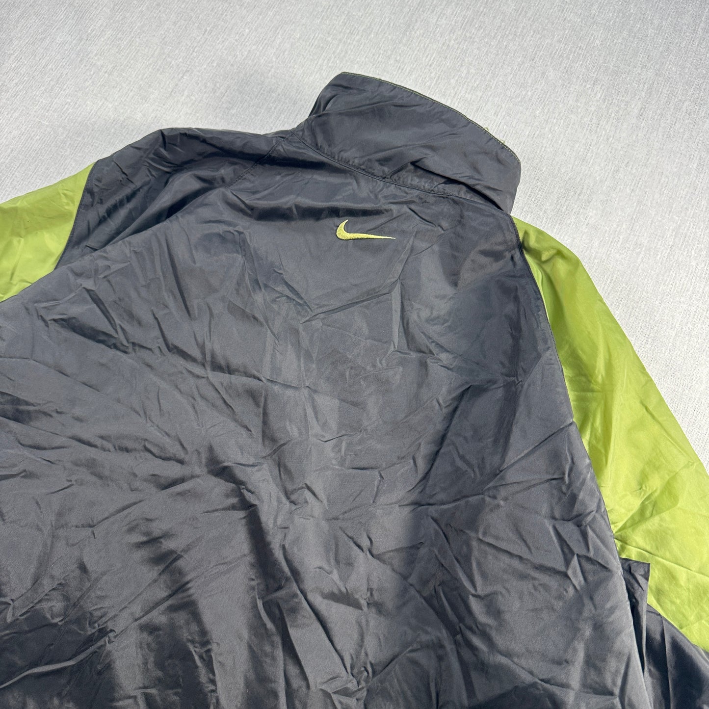 90s ナイキ NIKE ナイロンジャケット 銀タグ グリーン 大きめ ja-u-2505-048