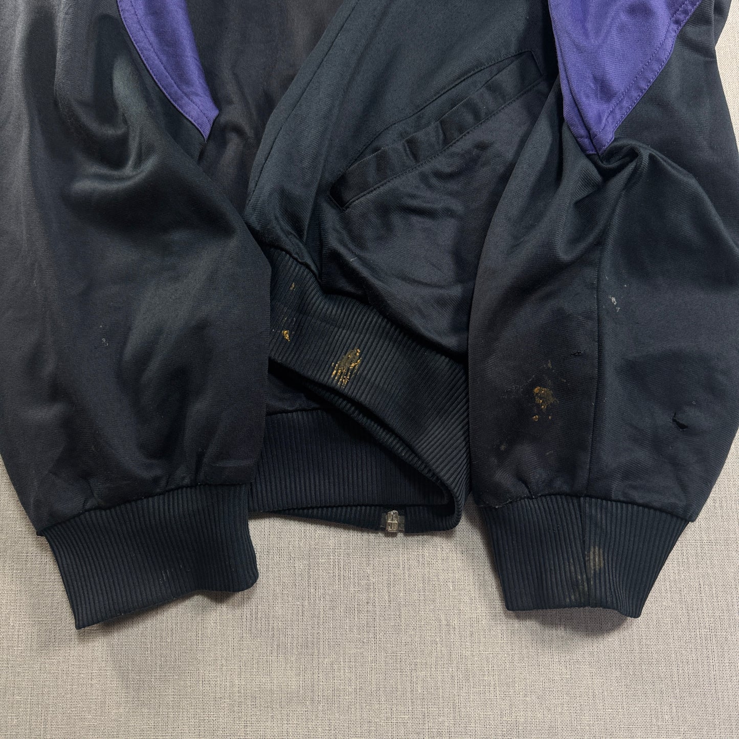 80s adidas トラックジャケット 黒 刺繍 銀タグ ad-u-2505-026