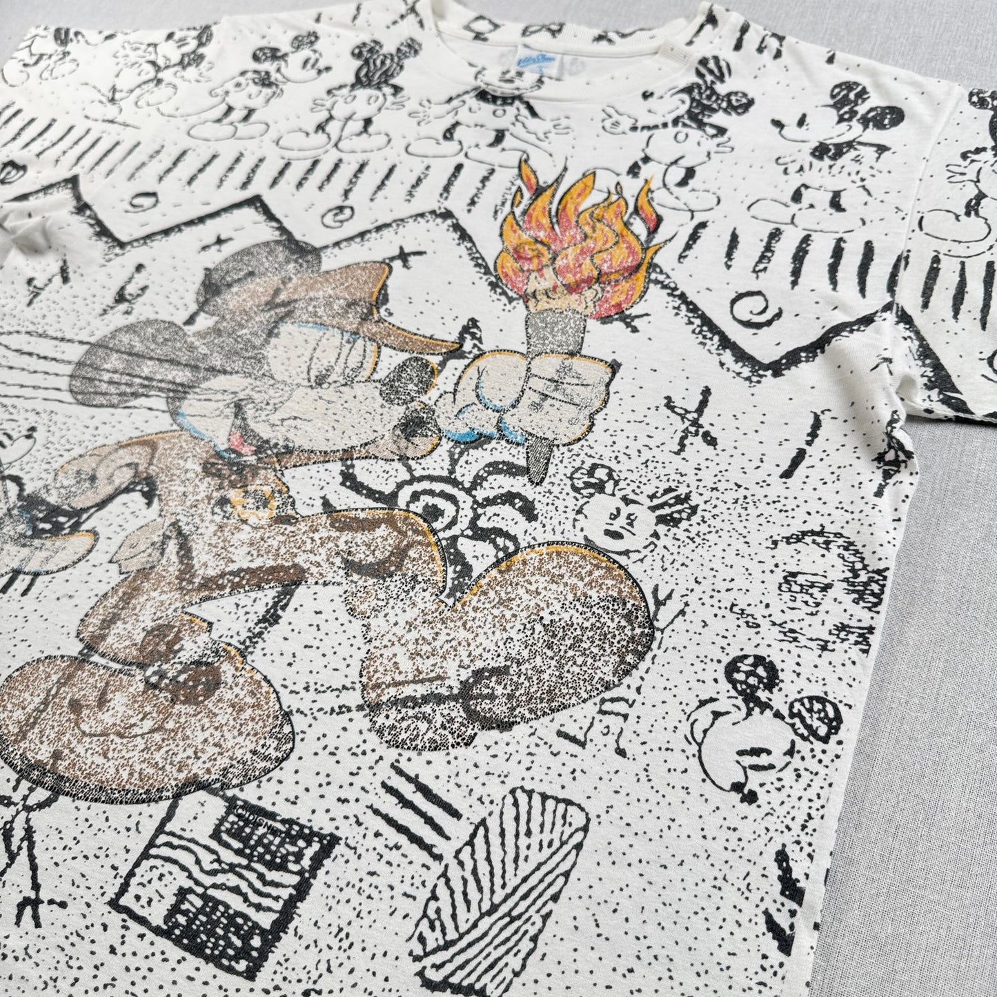 80 90s USA製 ミッキー ディズニー Tシャツ 壁画 VELVA SHEEN mickey disney 総柄 L d-t-2505-007