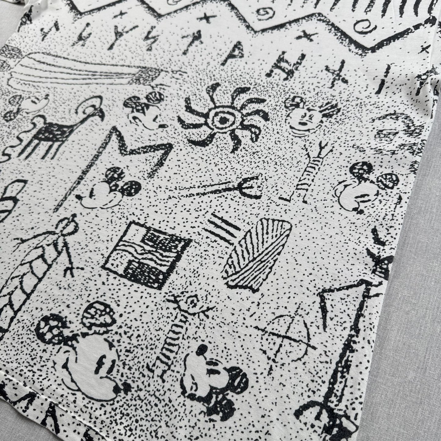 80 90s USA製 ミッキー ディズニー Tシャツ 壁画 VELVA SHEEN mickey disney 総柄 L d-t-2505-007