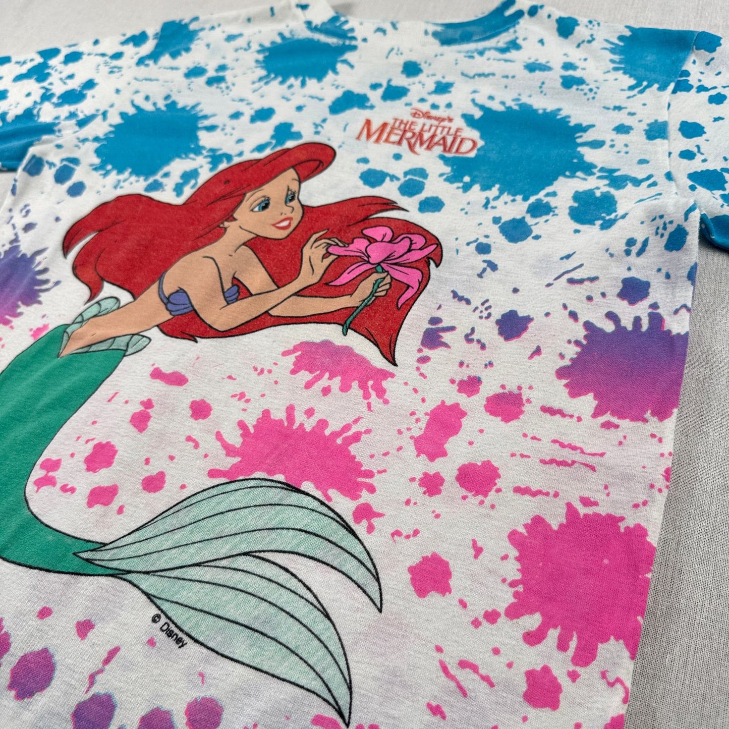 80s ディズニー アリエル リトルマーメイド Tシャツ Disney 総柄 AOP disney シングルステッチ d-t-2505-016