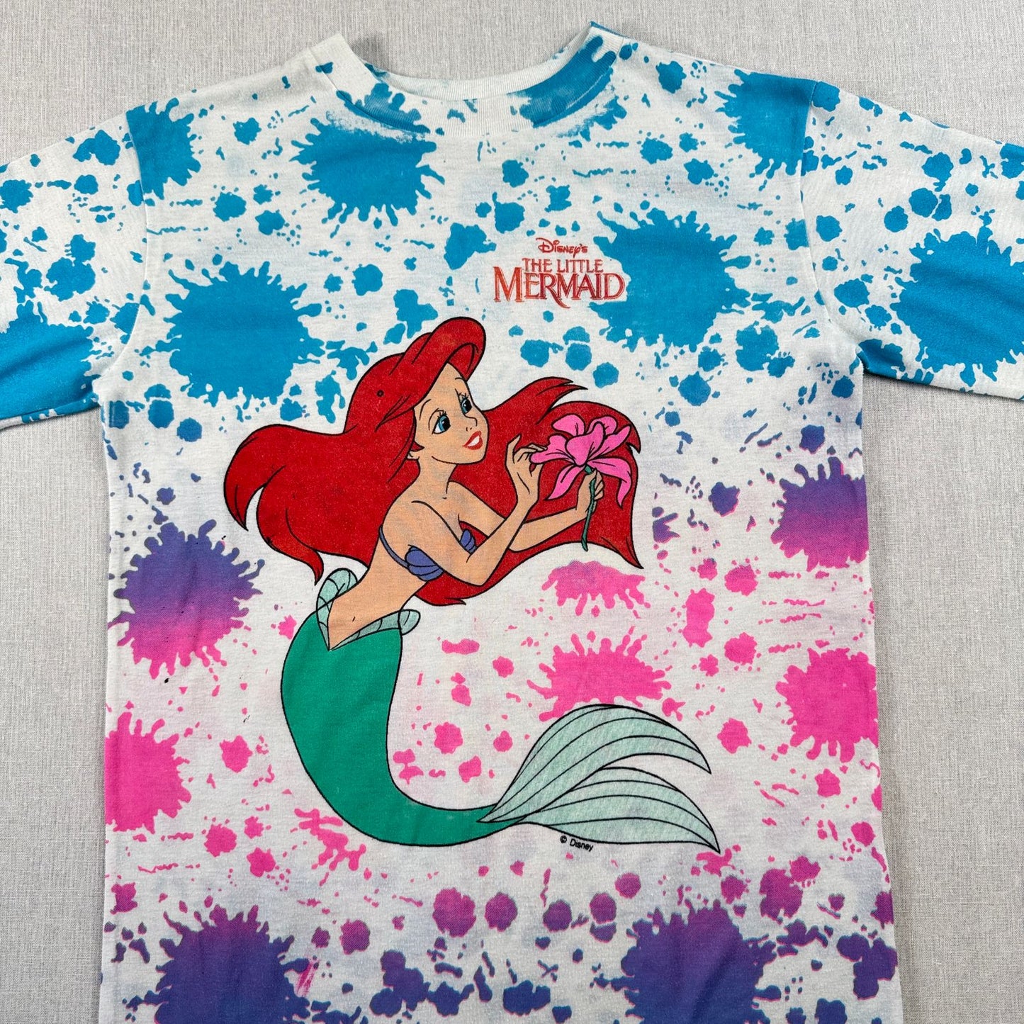 80s ディズニー アリエル リトルマーメイド Tシャツ Disney 総柄 AOP disney シングルステッチ d-t-2505-016