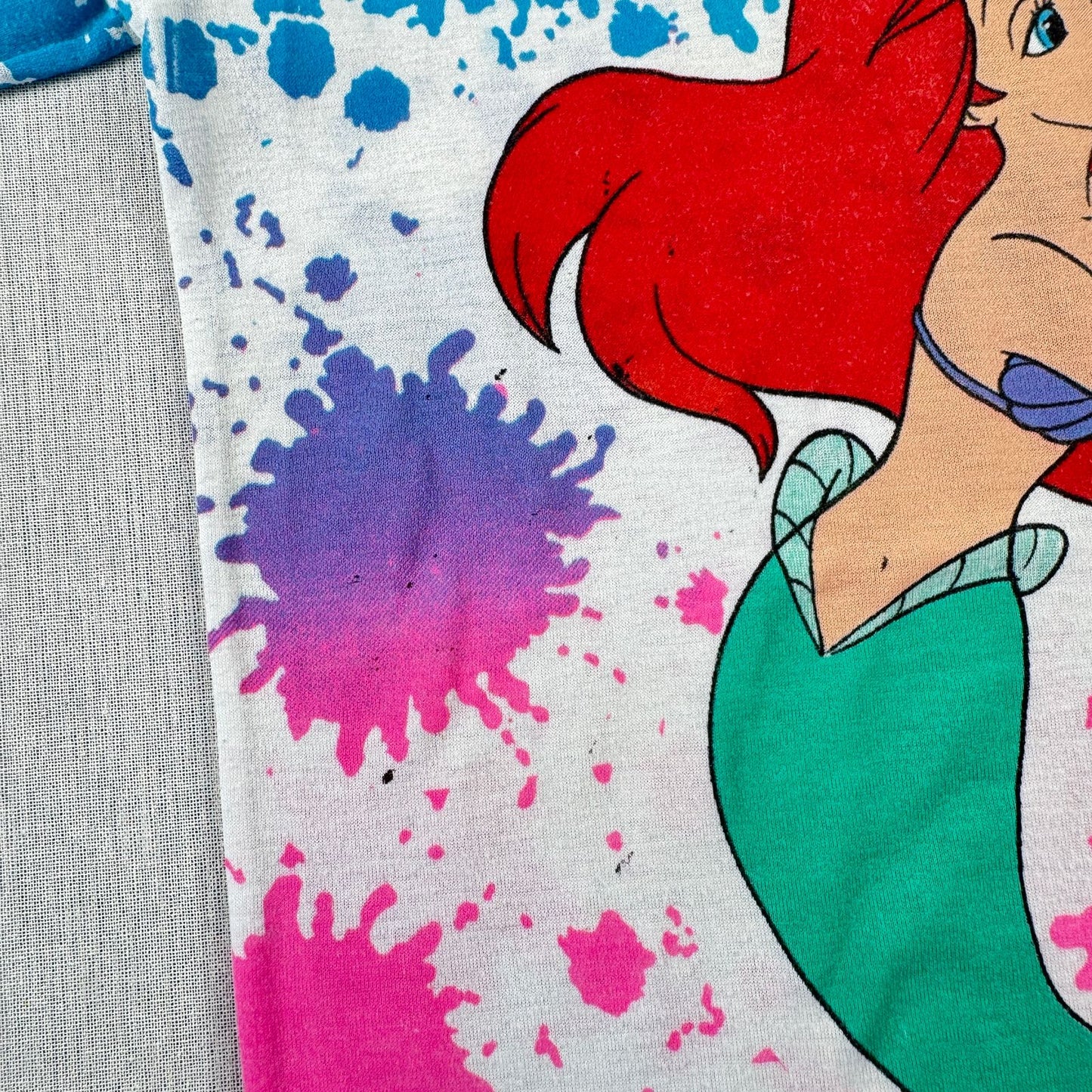 80s ディズニー アリエル リトルマーメイド Tシャツ Disney 総柄 AOP disney シングルステッチ d-t-2505-016
