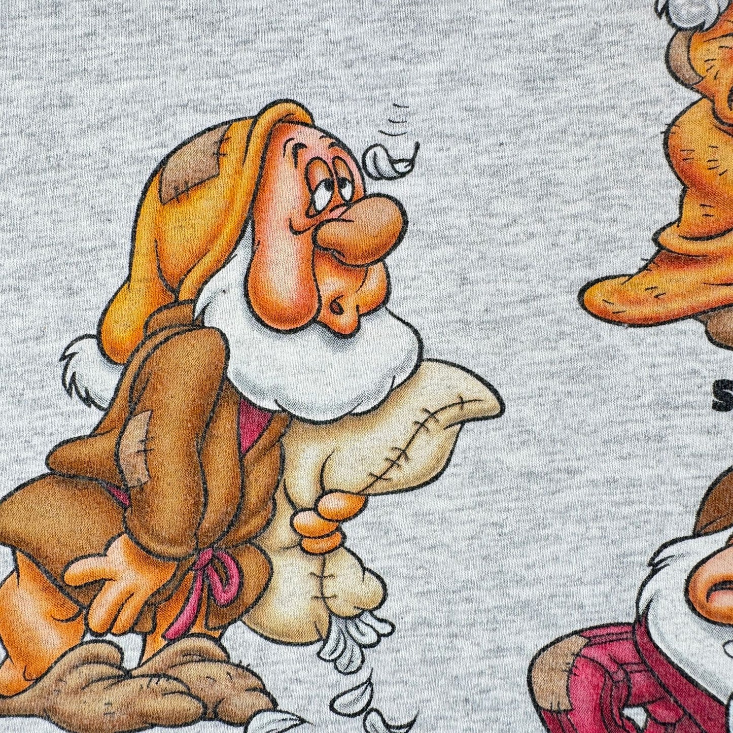 90s 00s 白雪姫 七人のこびと グランピー ドーピー スリーピー Tシャツ disney ディズニー d-u-2505-023