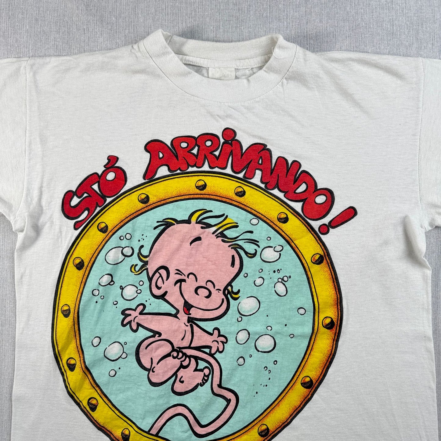 80s 90s イタリア語 赤ちゃん Tシャツ STO ARRIVANDO 白 シングルステッチ o-u-2505-033