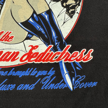 90s 00s ベティペイジ Fashion Victim PORN DELUXE Tシャツ Spiderwoman Seductress ローブロウアート ピンナップガール M o-u-2505-043