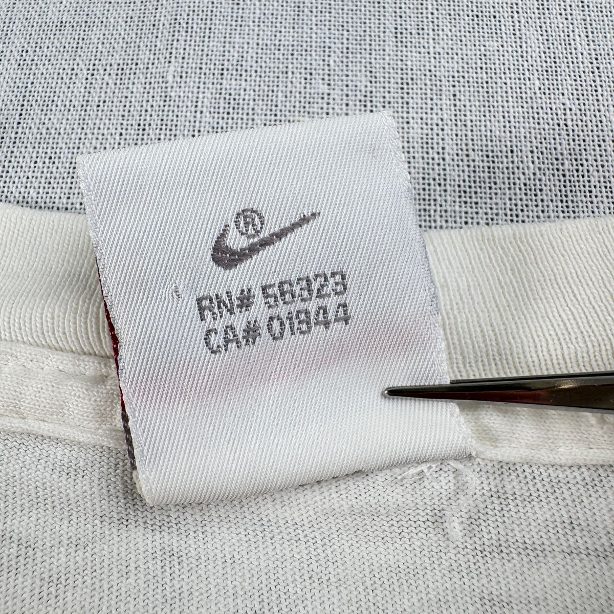 90s ナイキ NIKE Tシャツ swoosh ロゴ 白 銀タグ USA製 シングルステッチ フェード 2603-0094