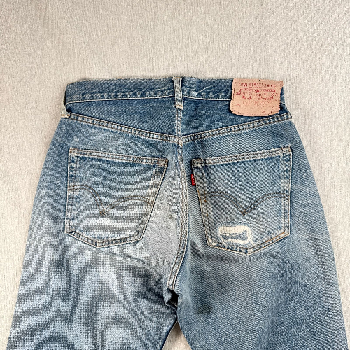 Levi's 502xx bigE 66前期 ボタン裏16 Vステッチ 赤耳 60s USA製 16ボタン 16刻印 縦落ち シングル ビッグE levis ハチノス ヒゲ 紙パッチ ギャラ入り 検 pa-00025