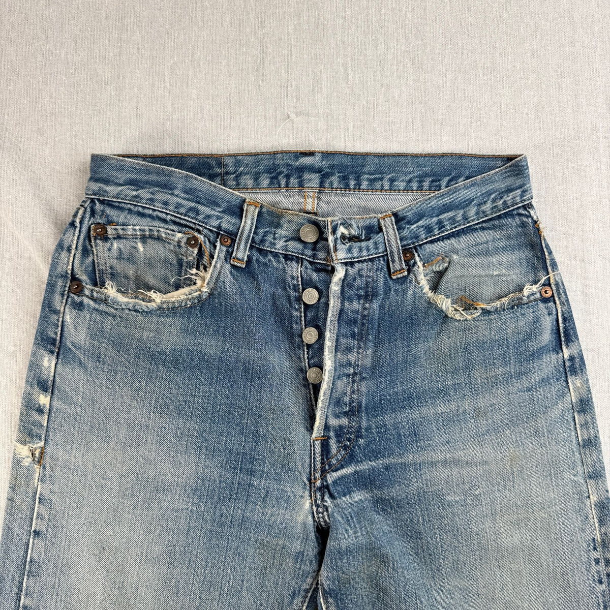 70s 501 bige ボタン裏6 デニム 赤耳 セルビッチ 内股シングル w30 ジーンズ ハチノス ヒゲ 雰囲気 66前期 シングルステッチ 紙パッチ 2603-0146