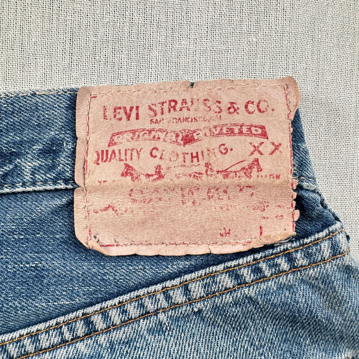 Levi's 502xx bigE 66前期 ボタン裏16 Vステッチ 赤耳 60s USA製 16ボタン 16刻印 縦落ち シングル ビッグE levis ハチノス ヒゲ 紙パッチ ギャラ入り 検 pa-00025