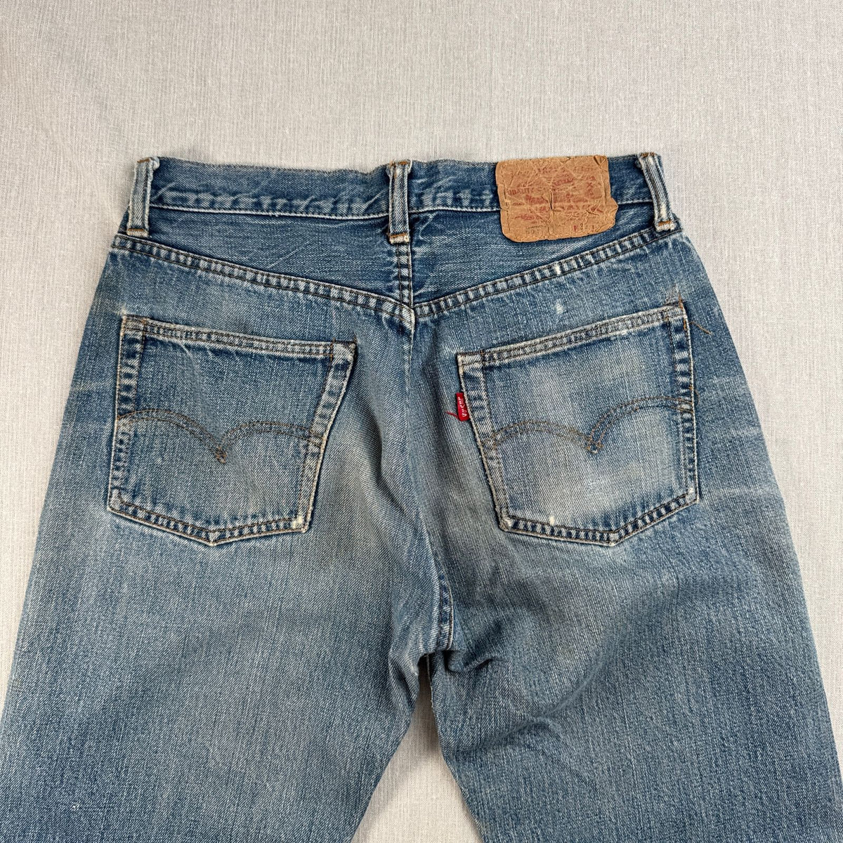 70s 501 bige ボタン裏6 デニム 赤耳 セルビッチ 内股シングル w30 ジーンズ ハチノス ヒゲ 雰囲気 66前期 シングルステッチ 紙パッチ 2603-0146