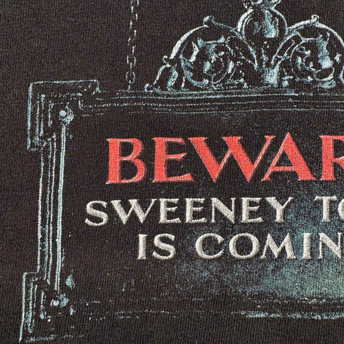 00s 映画T スウィーニー トッド ジョニーデップ Sweeney Todd Johnny Depp BEWARE 2XL フリート街の悪魔の理髪師 ムービー ティムバートン監督 ホラー シザーハンズ 2603-0179