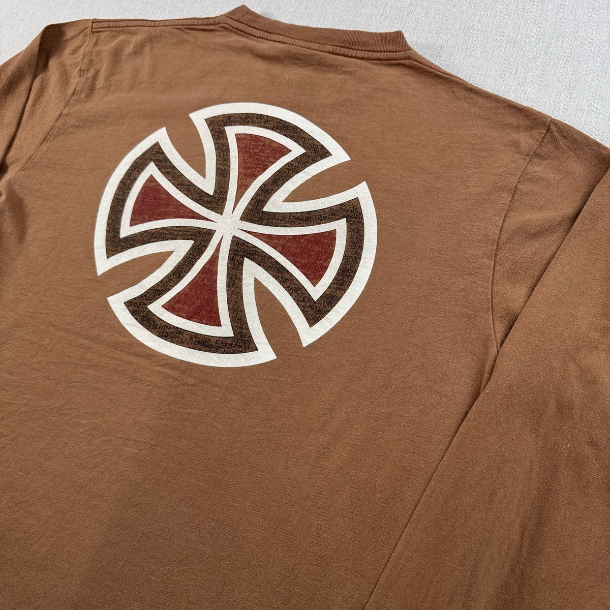 00s ロンT INDEPENDENT アイアンクロス インディペンデント 茶色 ブラウン 長袖 Tシャツ オールドスケート M 両面プリント ロゴ 2603-0201