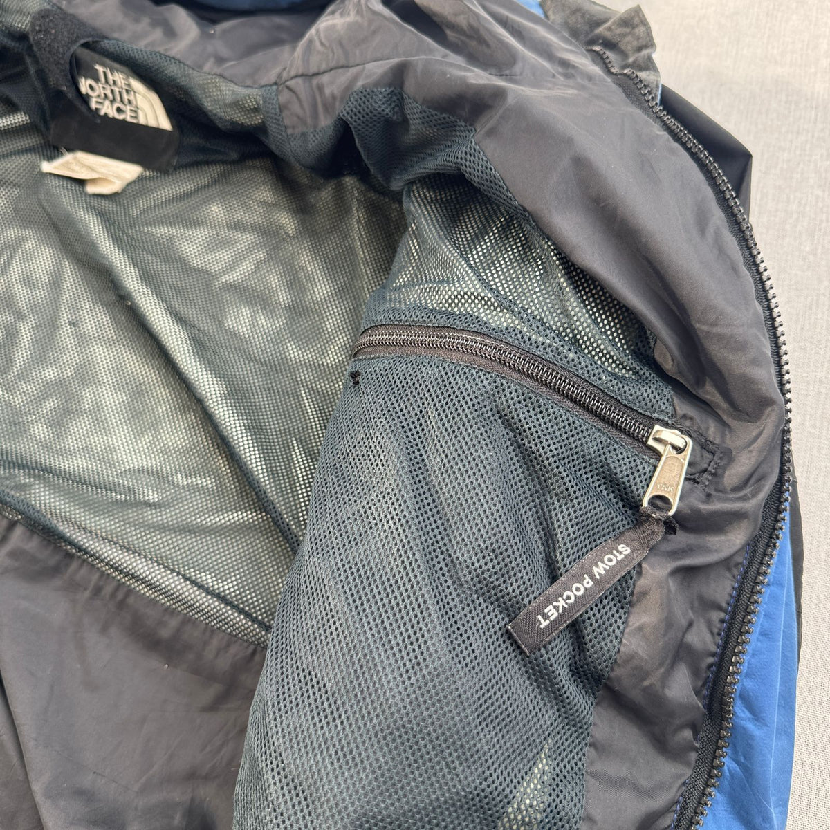 90s THE NORTH FACE ゴアテックス マウンテンパーカー Mountain Light Jacket ノースフェイス 青 黒 gore-tex L 2604-0204