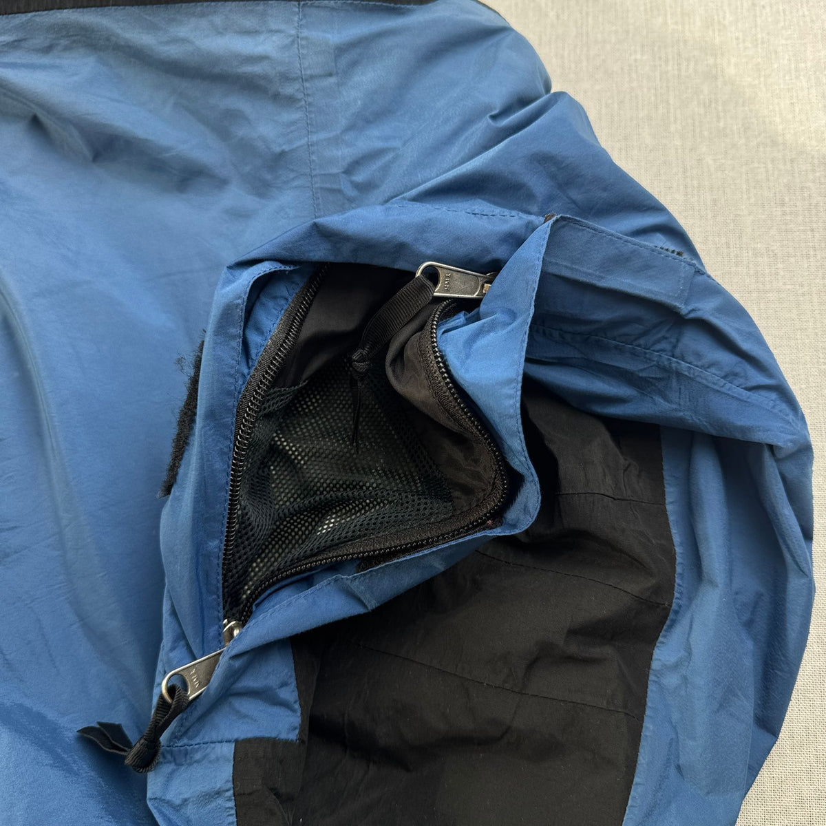 90s THE NORTH FACE ゴアテックス マウンテンパーカー Mountain Light Jacket ノースフェイス 青 黒 gore-tex L 2604-0204