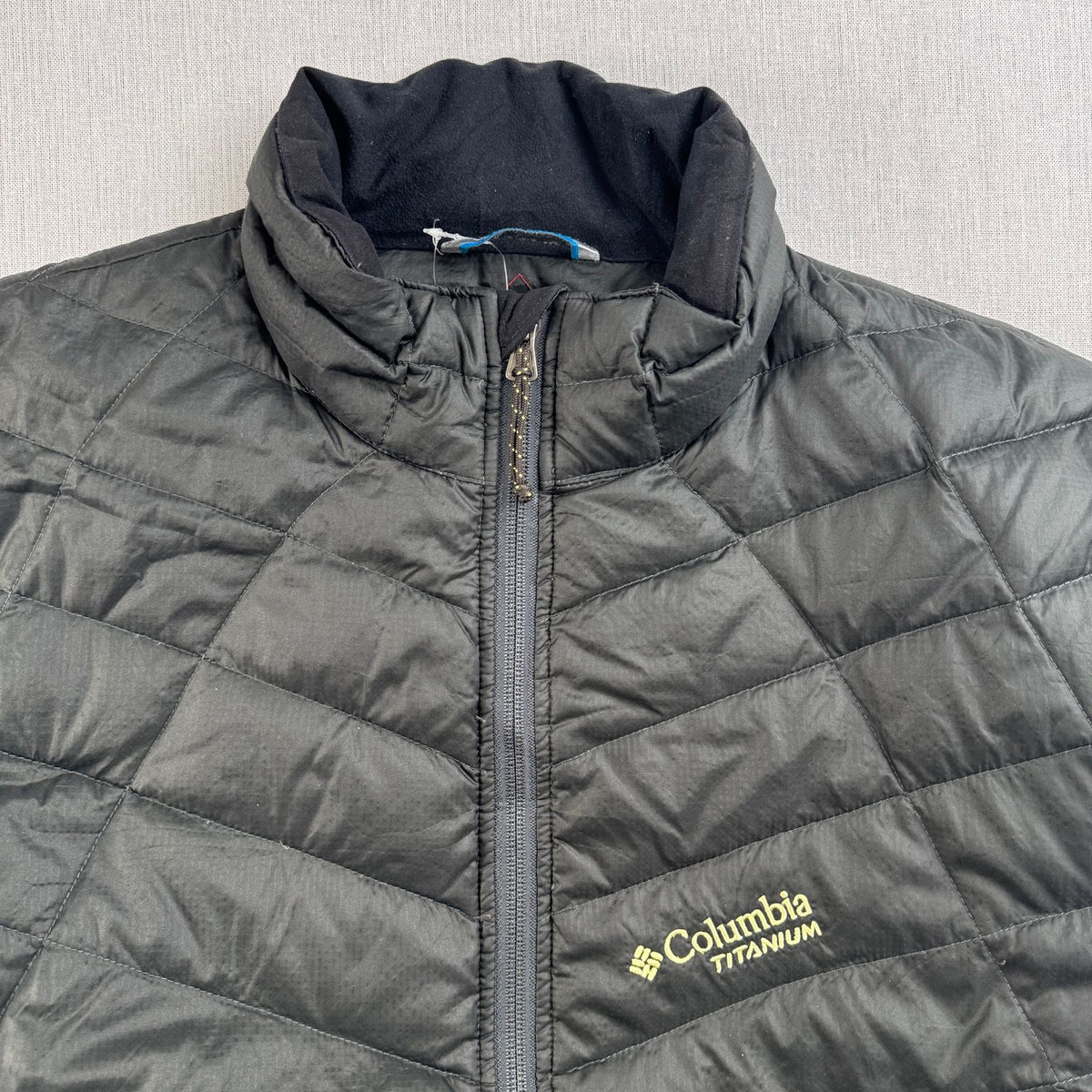 00s コロンビア Columbia ダウンジャケット TITANIUM 700フィル 刺繍ロゴ L ブラック 2604-0248
