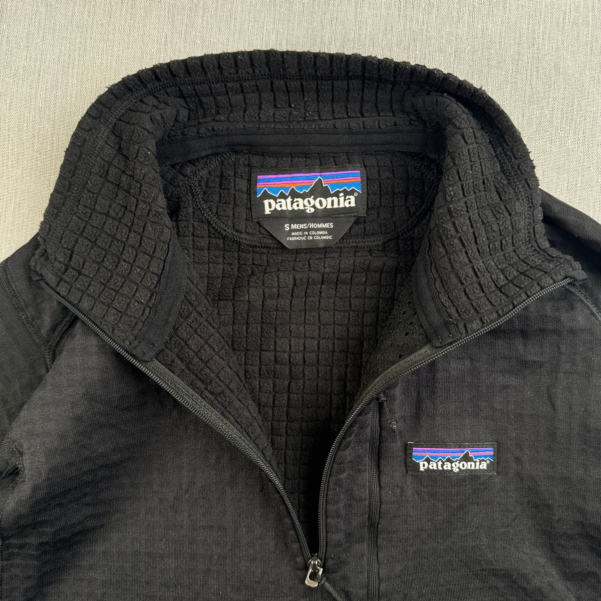 パタゴニア R1ハーフジップ グリッドフリース プルオーバー レギュレーター ジャケット フリース 黒 polartec S 2019年製 2605-00176