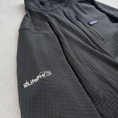 美品 Patagonia パタゴニア R1 グリッドフリース Polartec ポーラテック ハーフジップ プルオーバー 黒 ブラック 企業 L 2605-00270