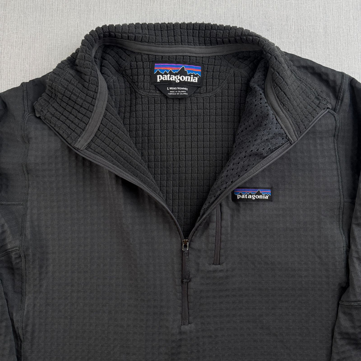 美品 Patagonia パタゴニア R1 グリッドフリース Polartec ポーラテック ハーフジップ プルオーバー 黒 ブラック 企業 L 2605-00270