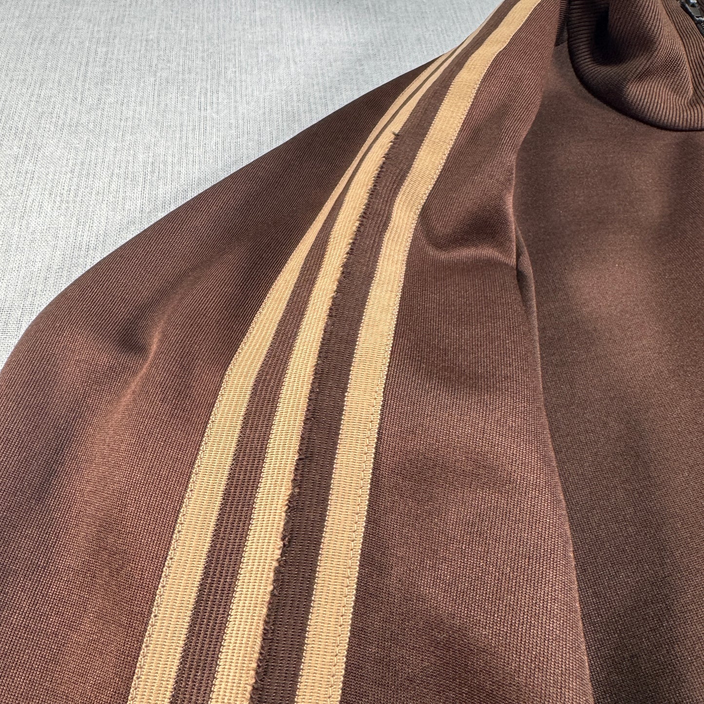 adidas トラックジャケット ブラウン トルコ製 Lサイズ ad-u-2505-039