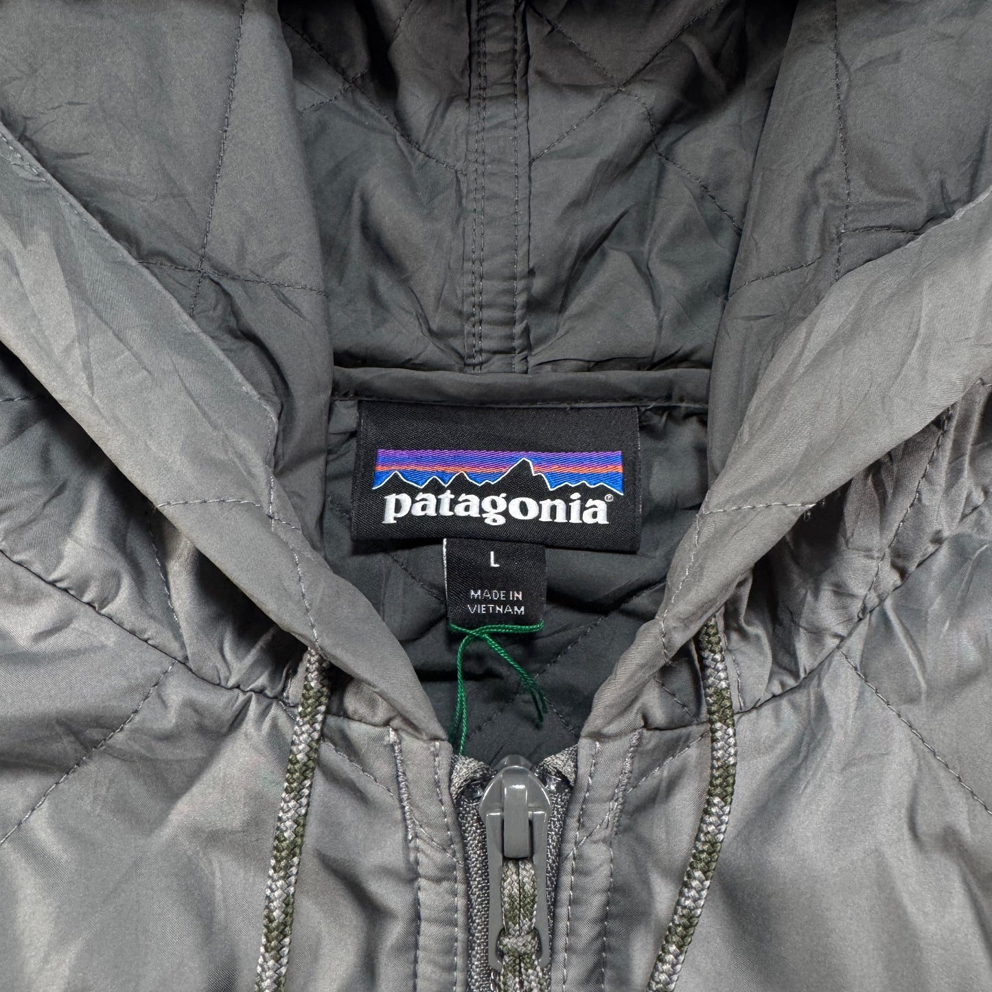 パタゴニア Patagonia ダイヤモンドキルトボマーフーディー グレー ja-u-2505-036