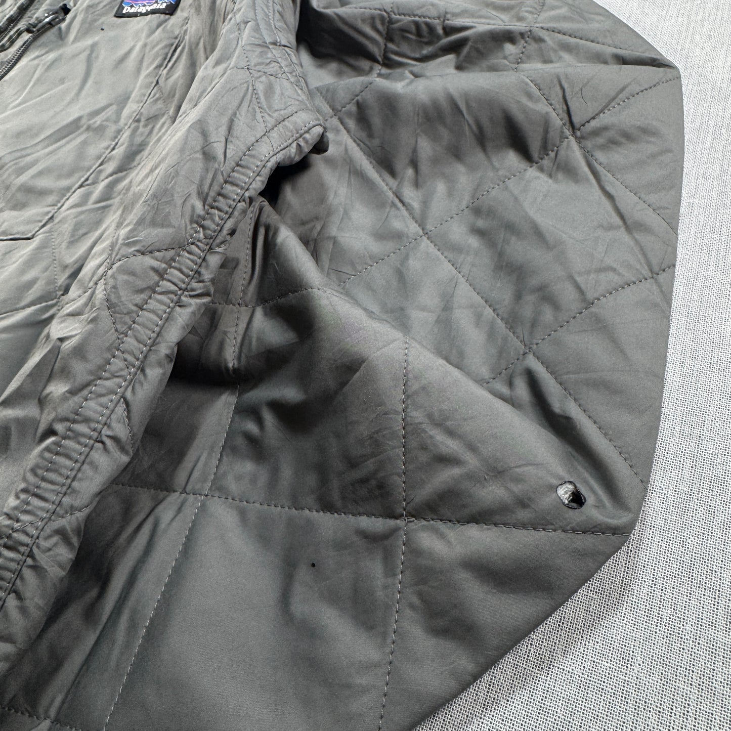 パタゴニア Patagonia ダイヤモンドキルトボマーフーディー グレー ja-u-2505-036