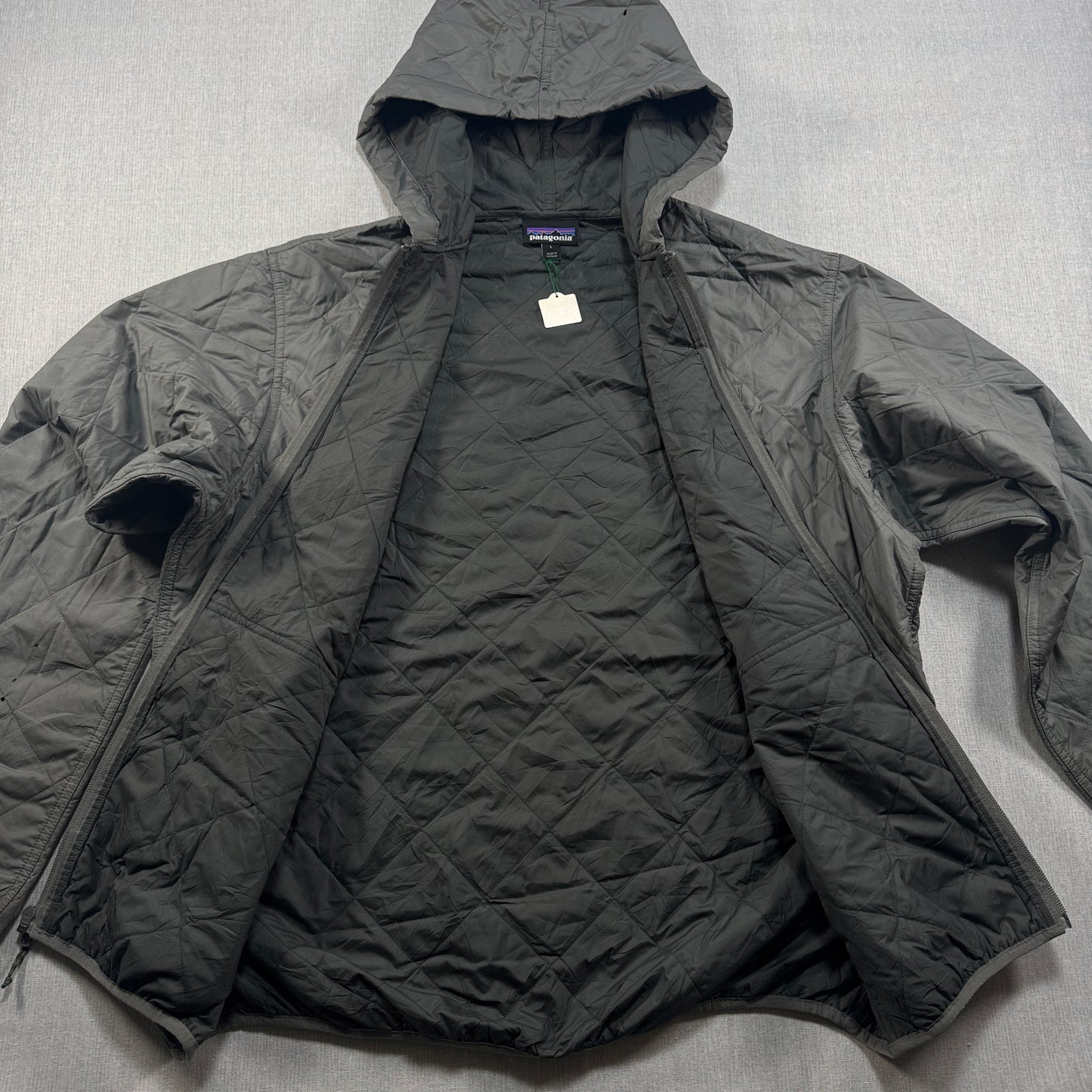 パタゴニア Patagonia ダイヤモンドキルトボマーフーディー グレー ja-u-2505-036