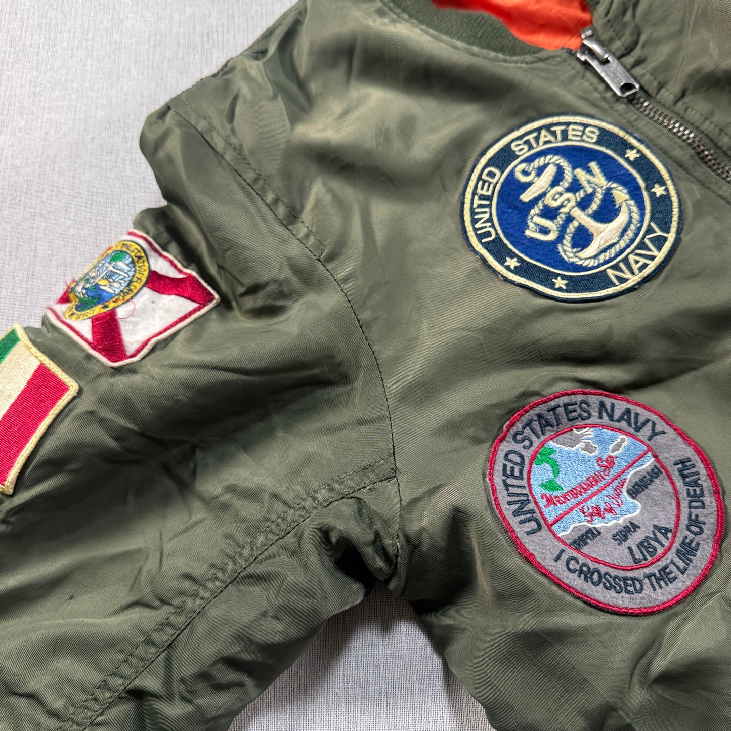 AVIREX MA-1 flight jacket 虎 ワッペン 刺繍　M ja-u-2505-053
