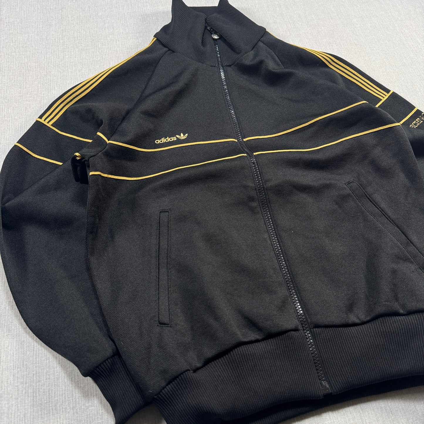70s アディダス adidas トラックジャケット 黒 ゴールド  S ad-u-2505-062