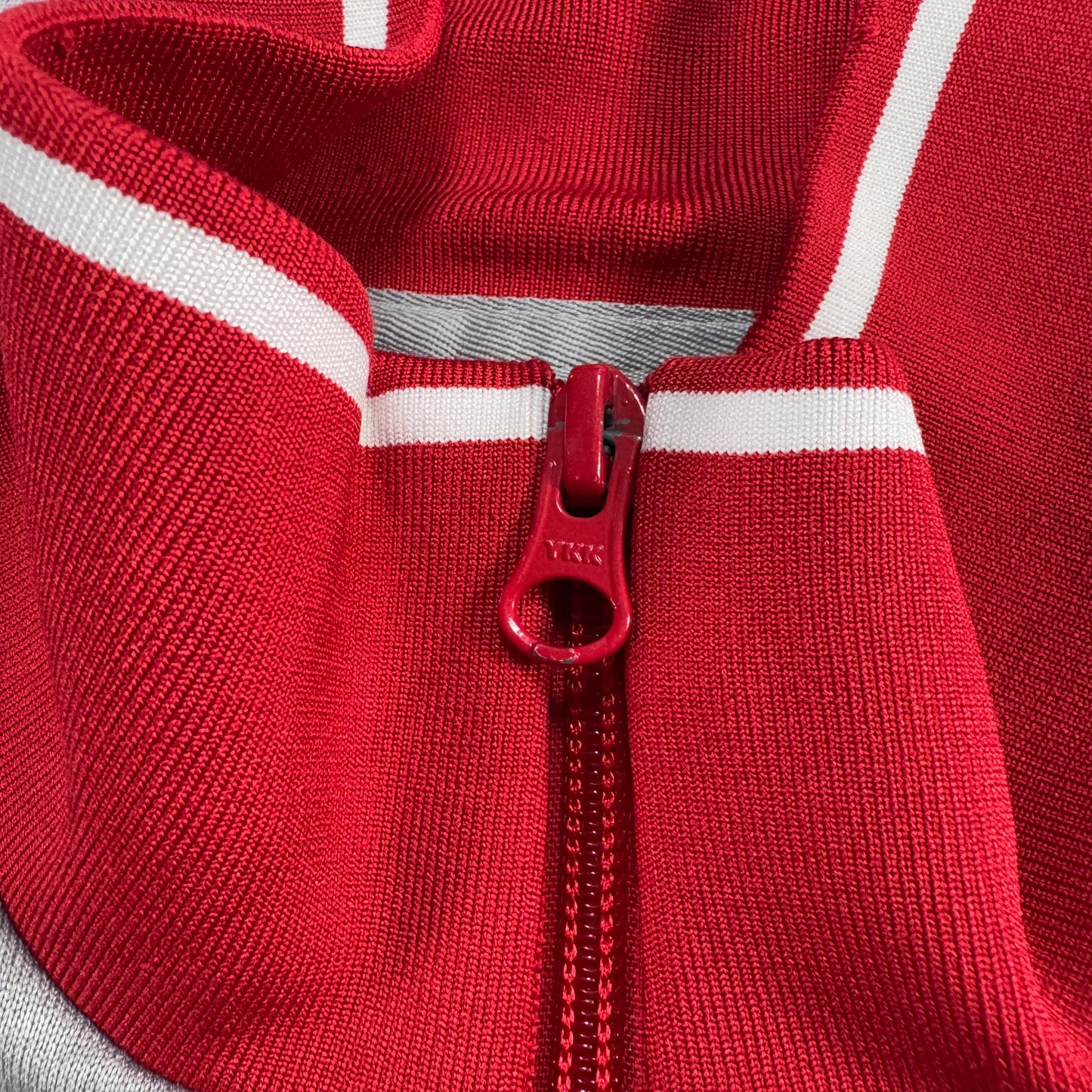 adidas アディダス FCバイエルン トラックジャケット グレー 赤 XL ad-u-2505-055