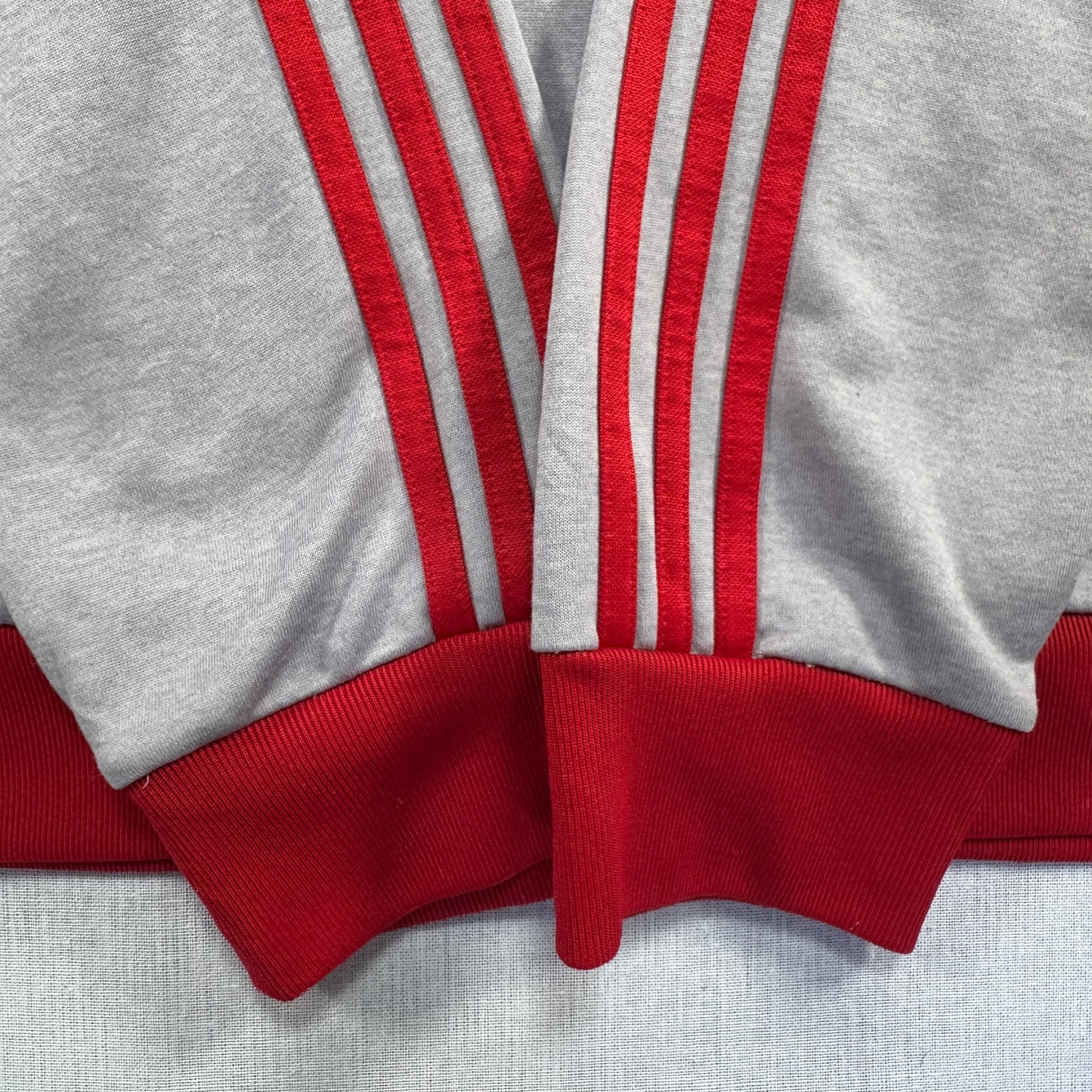 adidas アディダス FCバイエルン トラックジャケット グレー 赤 XL ad-u-2505-055