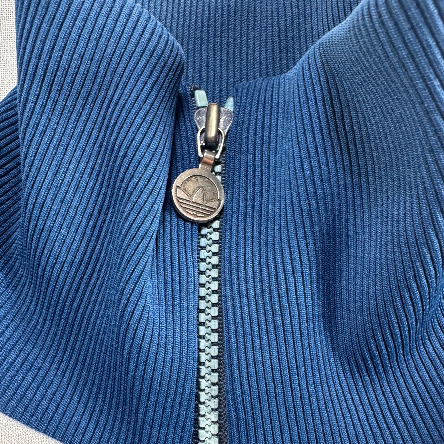 80s アディダス トラックジャケット club adidas デサント製 グレー ネイビー ad-u-2505-044