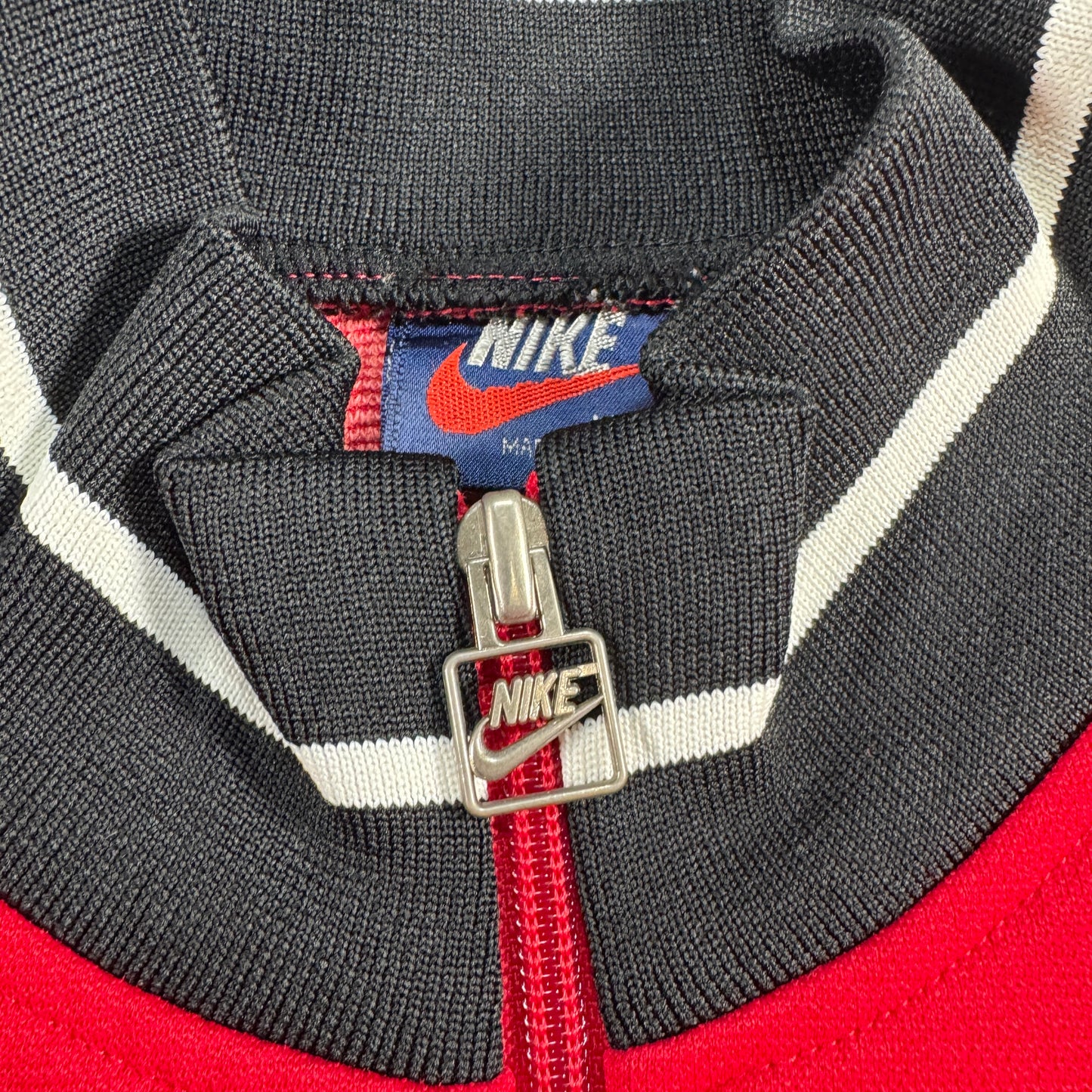 80s ナイキ NIKE トラックジャケット 赤 日本製 紺タグ L ja-u-2505-030