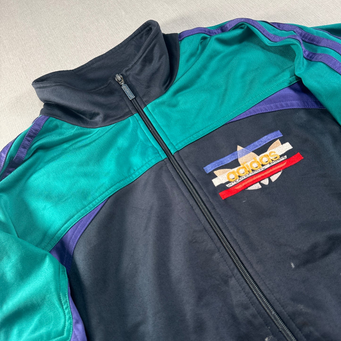 80s adidas トラックジャケット 黒 刺繍 銀タグ ad-u-2505-026