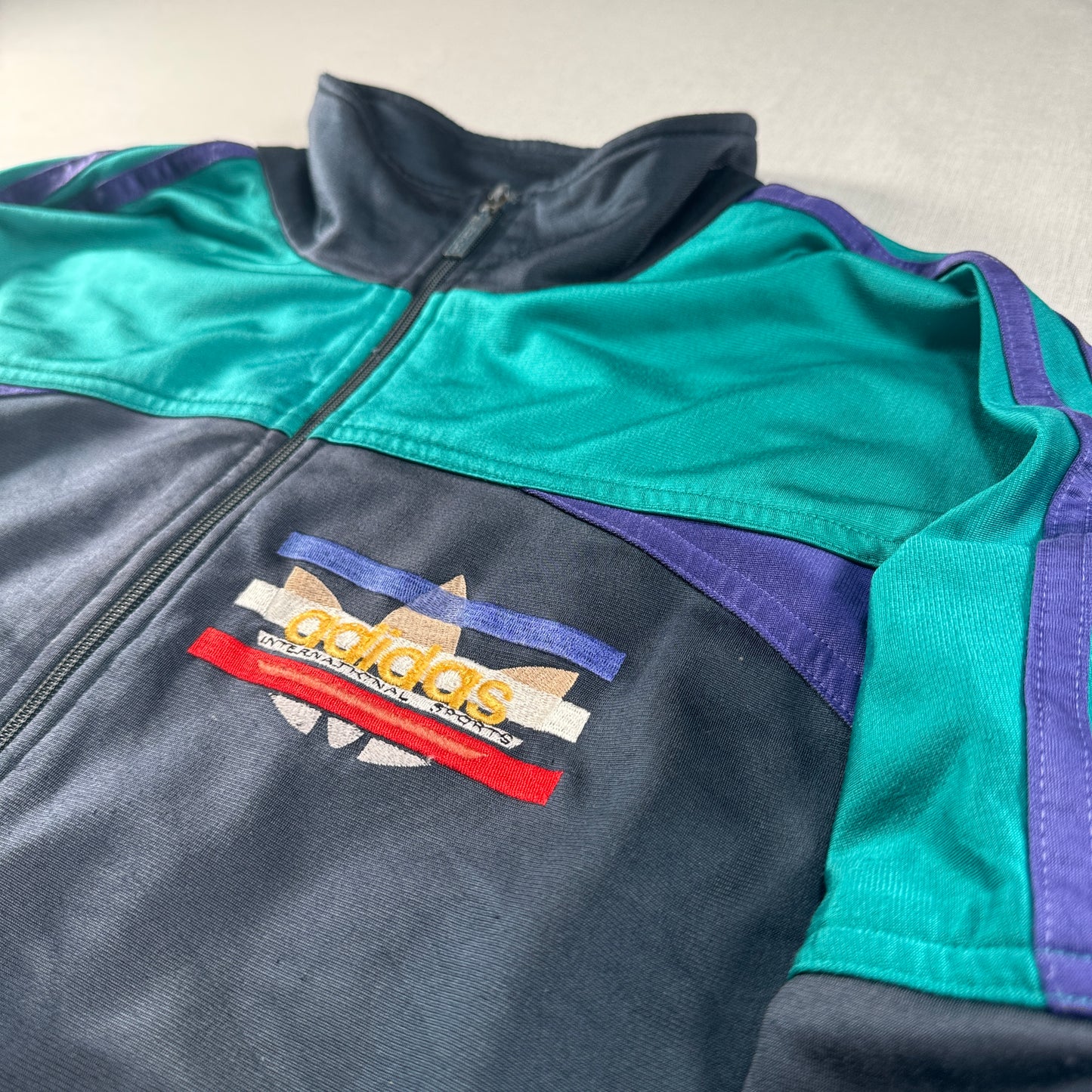 80s adidas トラックジャケット 黒 刺繍 銀タグ ad-u-2505-026