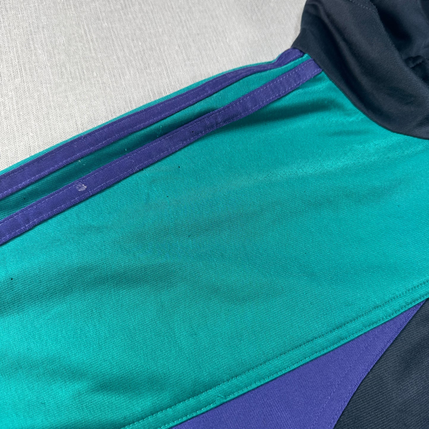 80s adidas トラックジャケット 黒 刺繍 銀タグ ad-u-2505-026