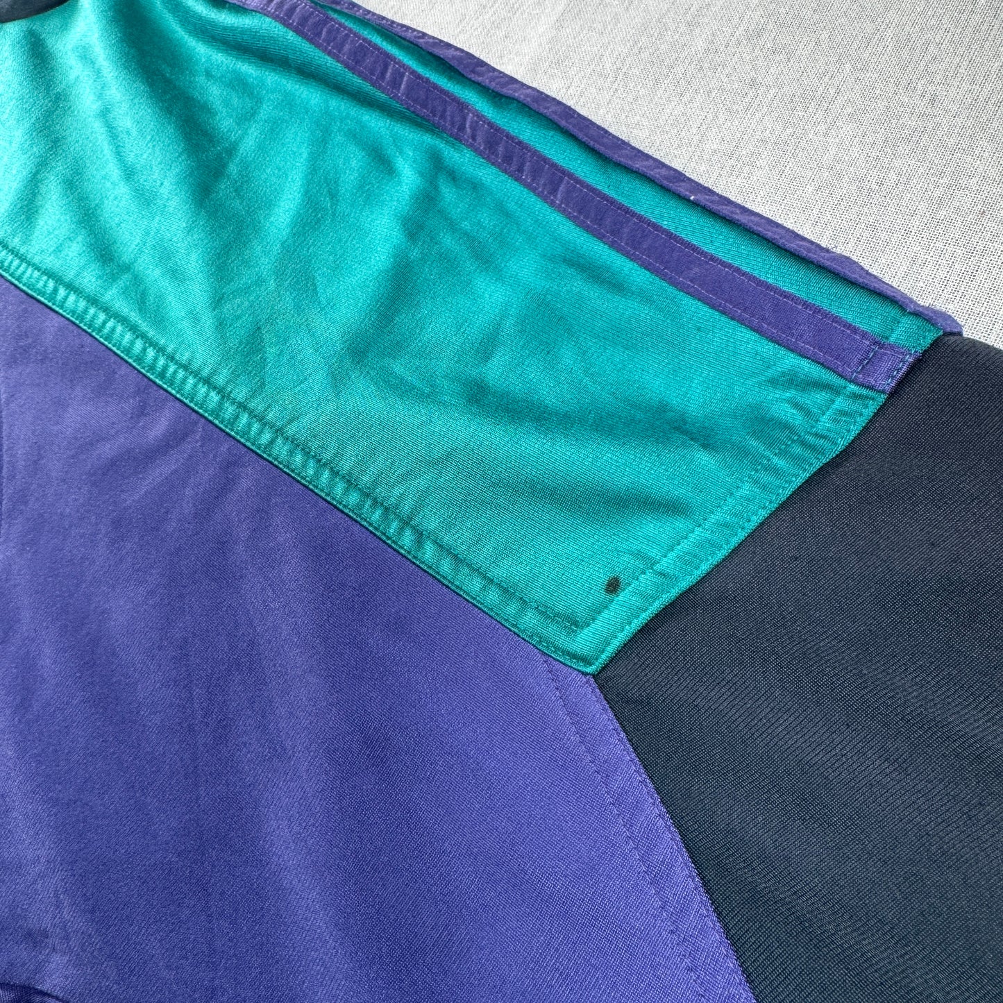 80s adidas トラックジャケット 黒 刺繍 銀タグ ad-u-2505-026