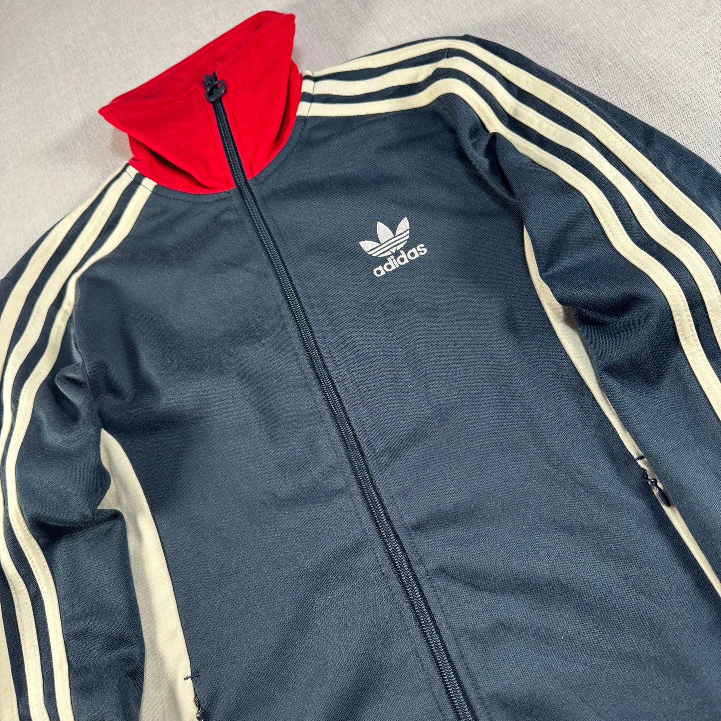 adidas トラックジャケット ネイビー 刺繍ロゴ ad-u-2505-030