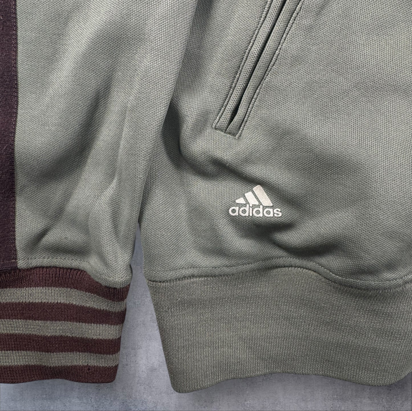 adidas トラックジャケット カーキ O ad-u-2505-010