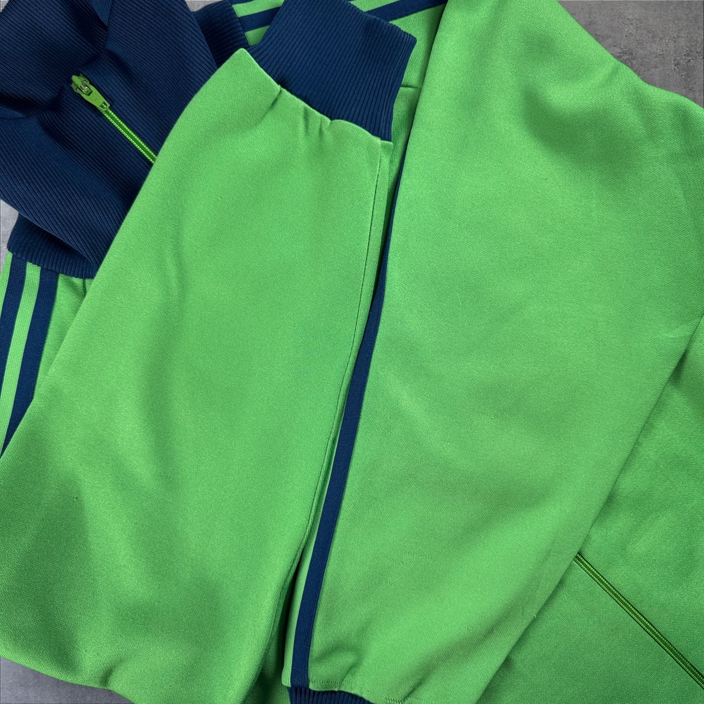 80s adidas トラックジャケット グリーン デサント製 3号 ad-t-2505-014