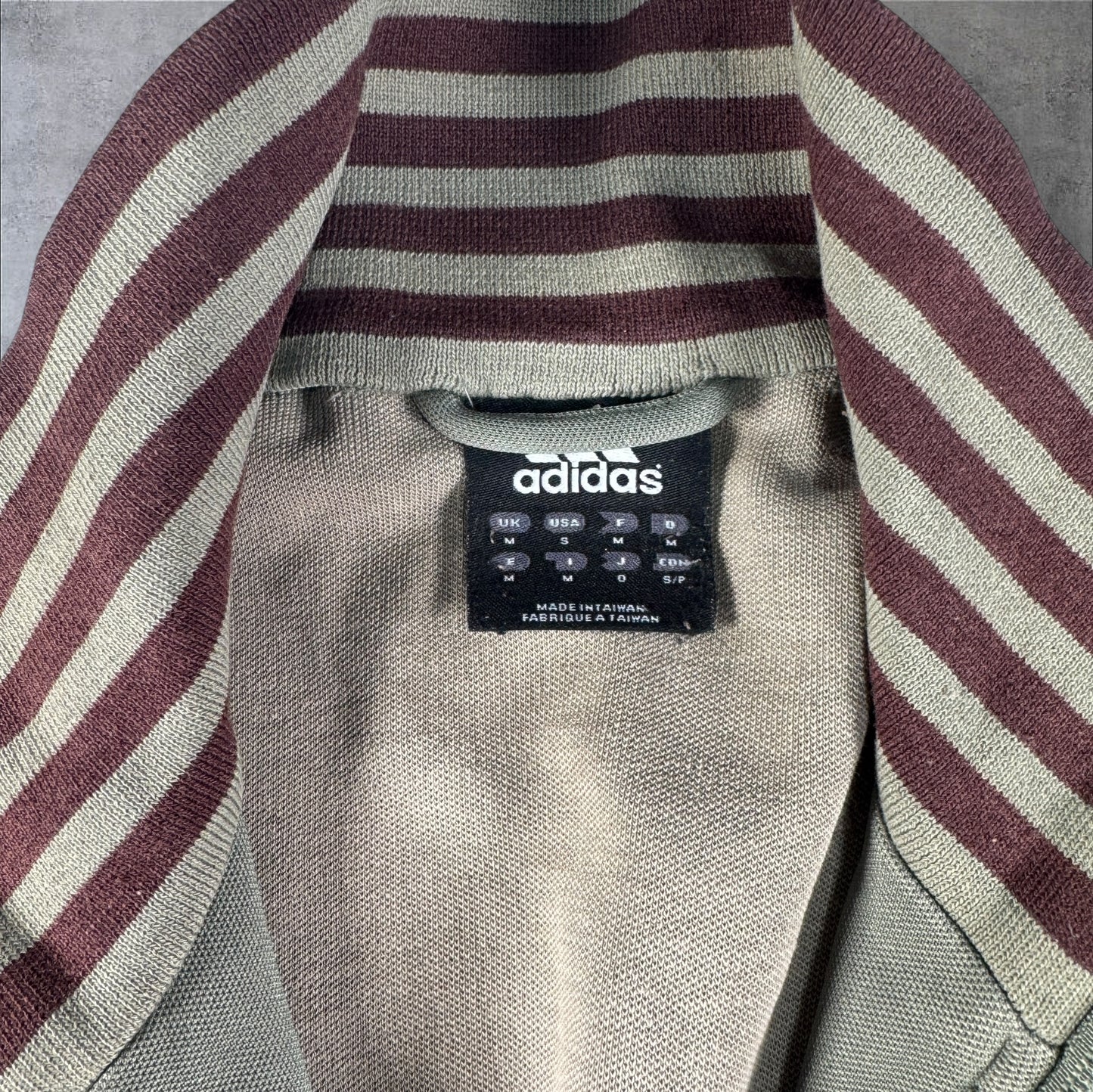 adidas トラックジャケット カーキ O ad-u-2505-010