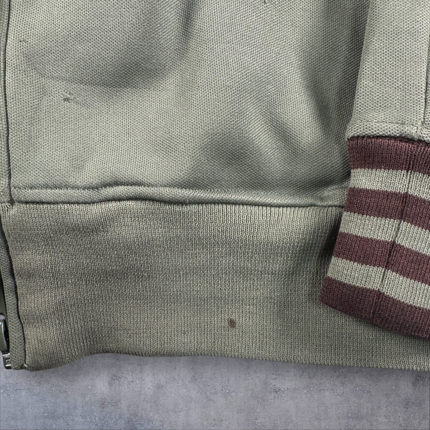 adidas トラックジャケット カーキ O ad-u-2505-010