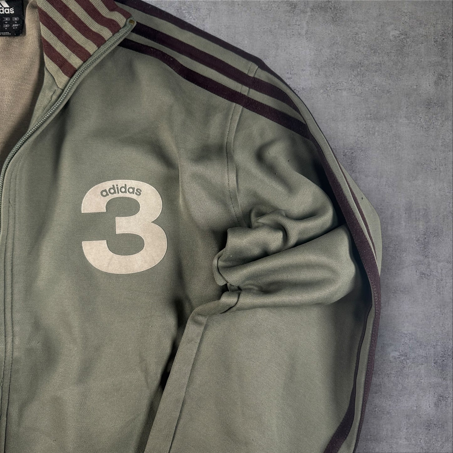 adidas トラックジャケット カーキ O ad-u-2505-010