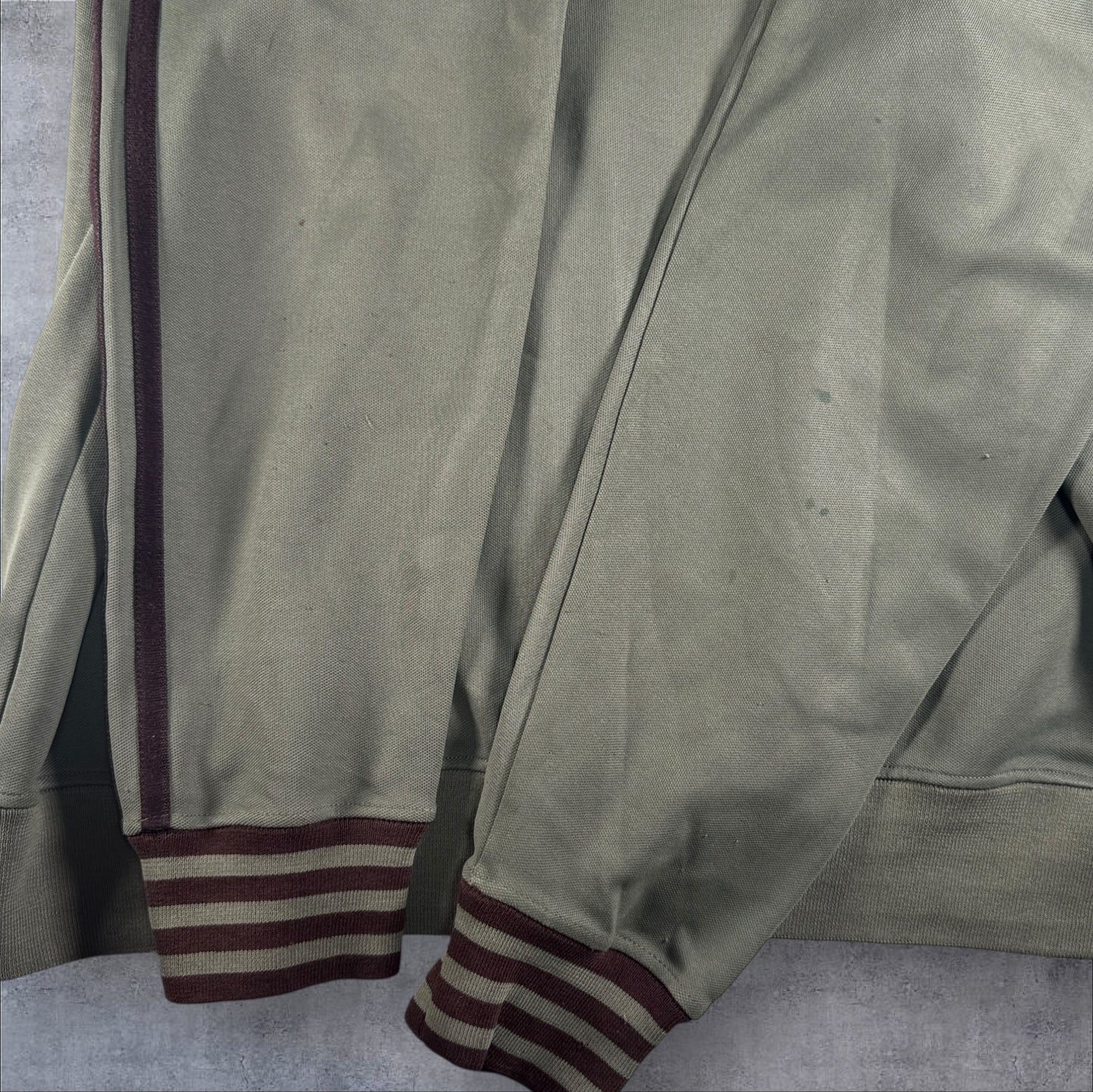 adidas トラックジャケット カーキ O ad-u-2505-010