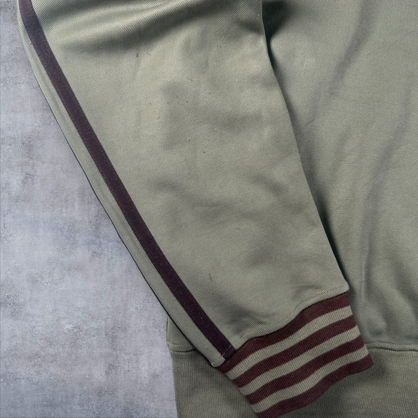 adidas トラックジャケット カーキ O ad-u-2505-010